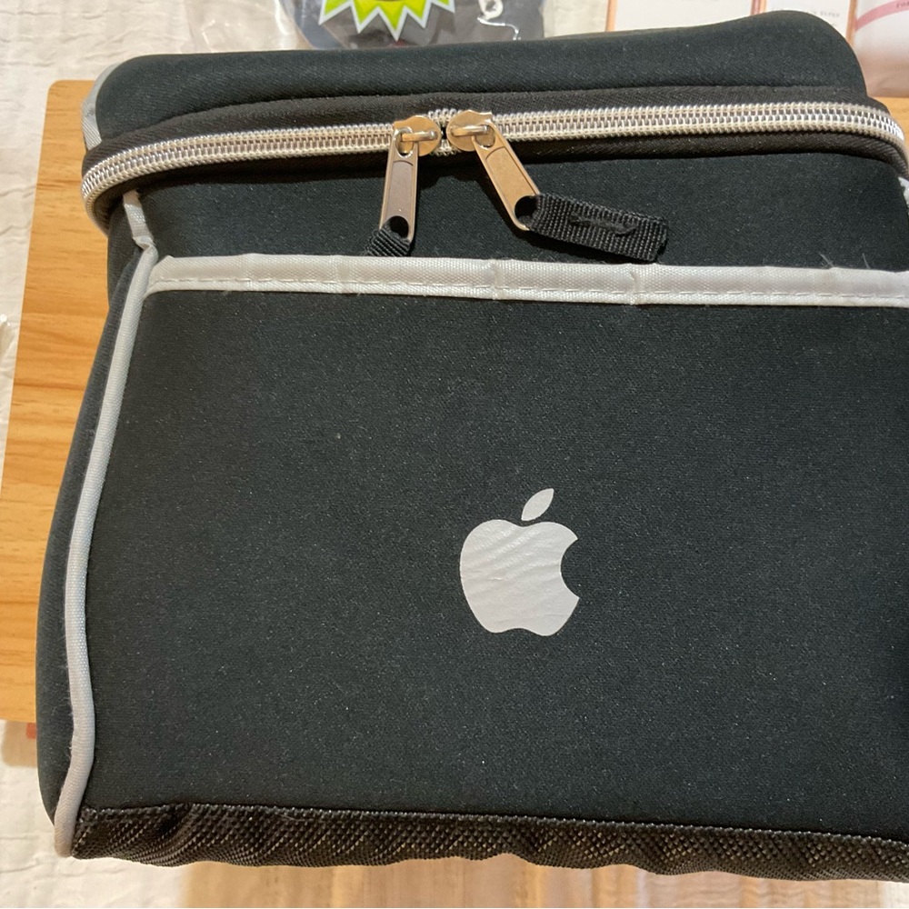 Apple employee lunch tote
